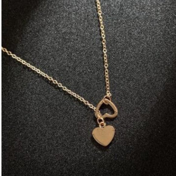 🌺 Dainty Heart Necklace - Picture 2 of 2